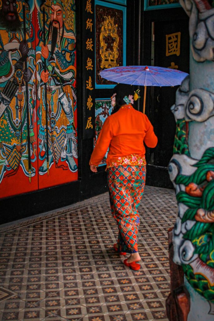 Dame in Chinese tempel
