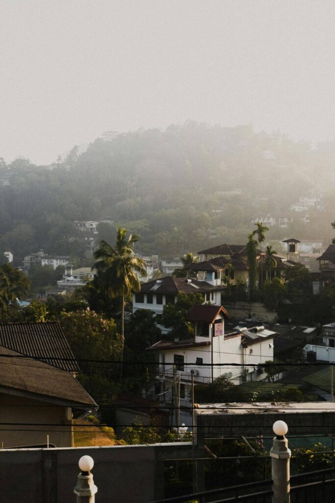 Uitzicht over Kandy in Sri Lanka