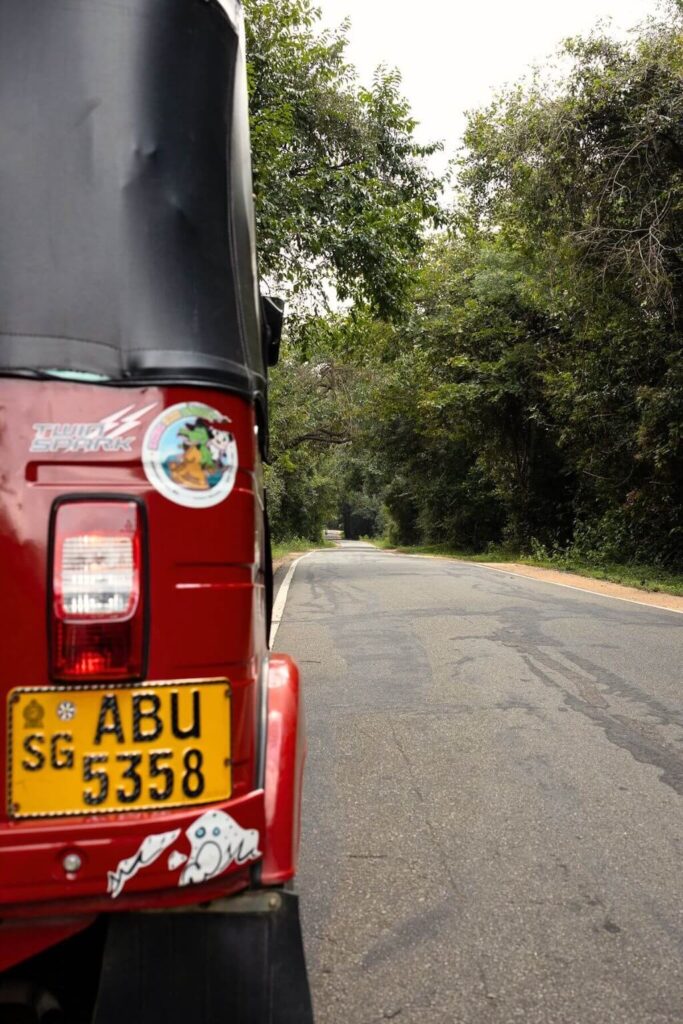 Tuktuk op weg in Sri Lanka