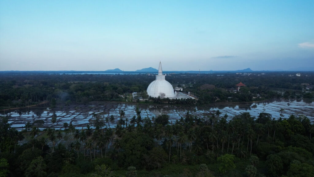 Witte stoepa in Anuradhapura