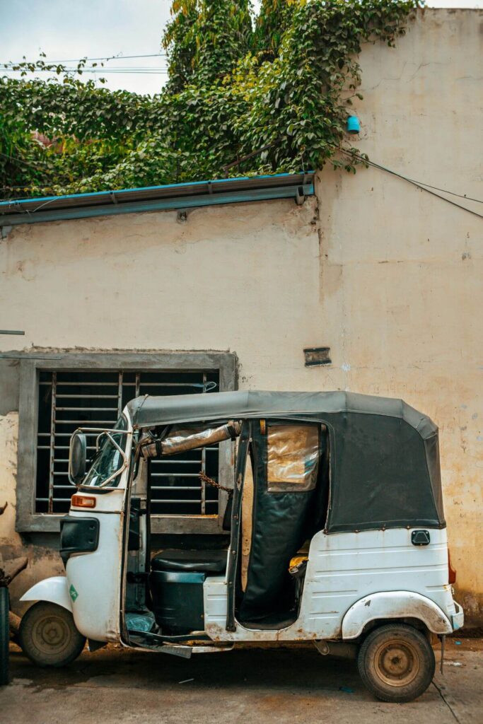 Witte tuktuk in Sri Lanka