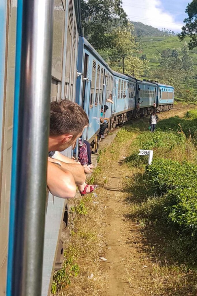 Melvin in trein Kandy-Ella, Sri Lanka