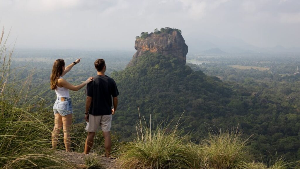 Pidurangala Rock beklimmen in Sri Lanka: alles wat je moet weten! 10 Uitzicht Lion rock op Pidurangala Rock, Sigiriya