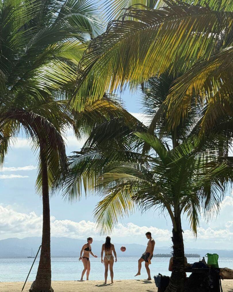 Rondreis Panama: complete reisroute voor 2 of 3 weken 28 Voetballen op de San Blas-eilanden, Panama