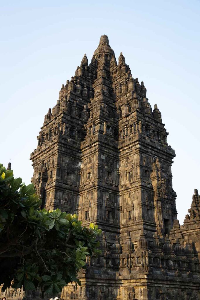 Rondreis Java: de mooiste reisroute voor 1, 2 of 3 weken 15 Prambanan in Yogyakarta