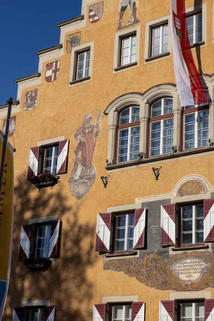 Kleurrijke gebouwen in de Römerhofgasse in Kufstein